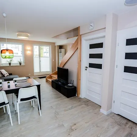 Dwupoziomowy 3city W Gdyni Z Biurkiem I Balkonem By Renters Appartement Gdynia