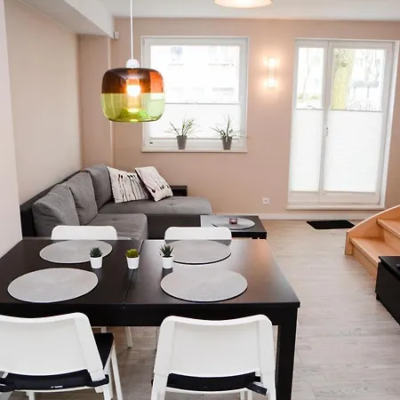 Dwupoziomowy 3city W Gdyni Z Biurkiem I Balkonem By Renters Appartement Gdynia